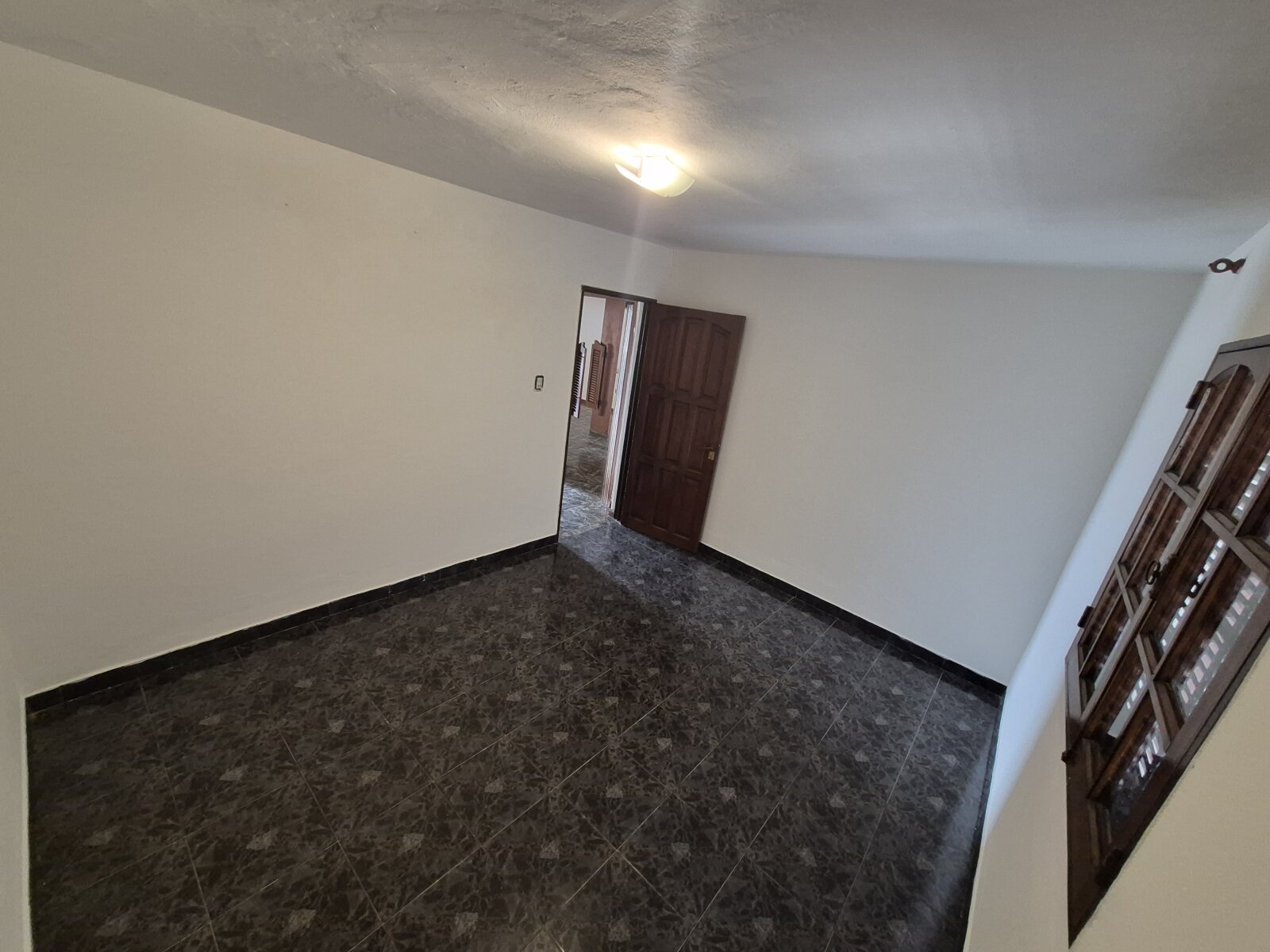 CASA EN VENTA. BARRIO SAN IGNACIO. A MTS DE AV. COLON - 13