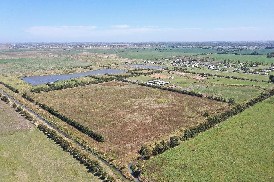 Fraccion / Campo 12 Ha. en funes - 12