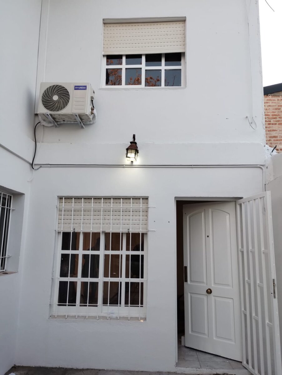 Duplex 2 dormitorios con entrada de vehiculo - 2