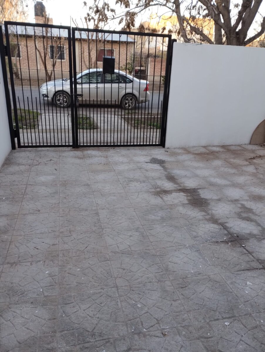 Duplex 2 dormitorios con entrada de vehiculo - 4