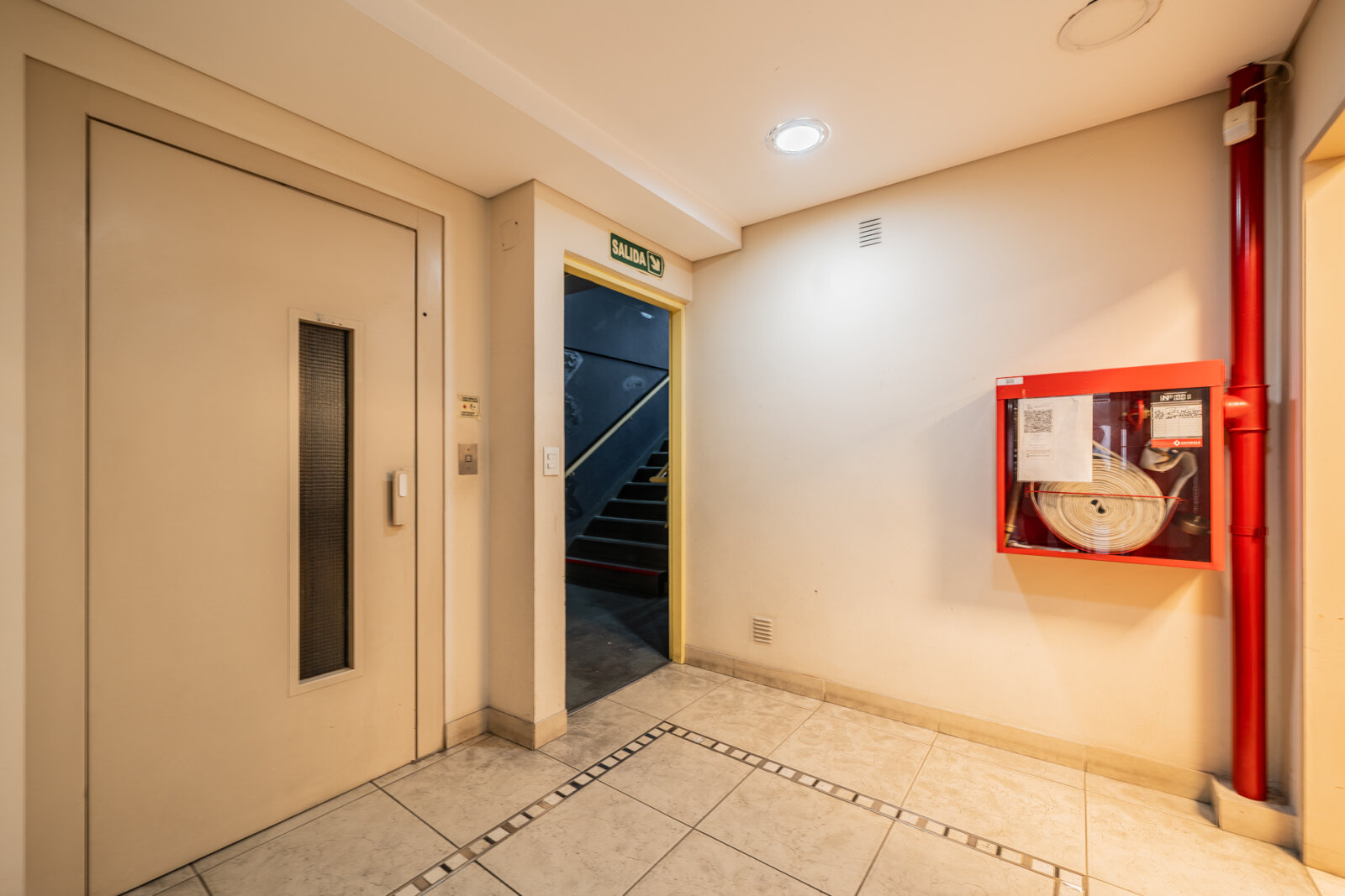 Edificio 20 años- 4 Pisos - Mixtura B3 - V. Ortúzar - 12