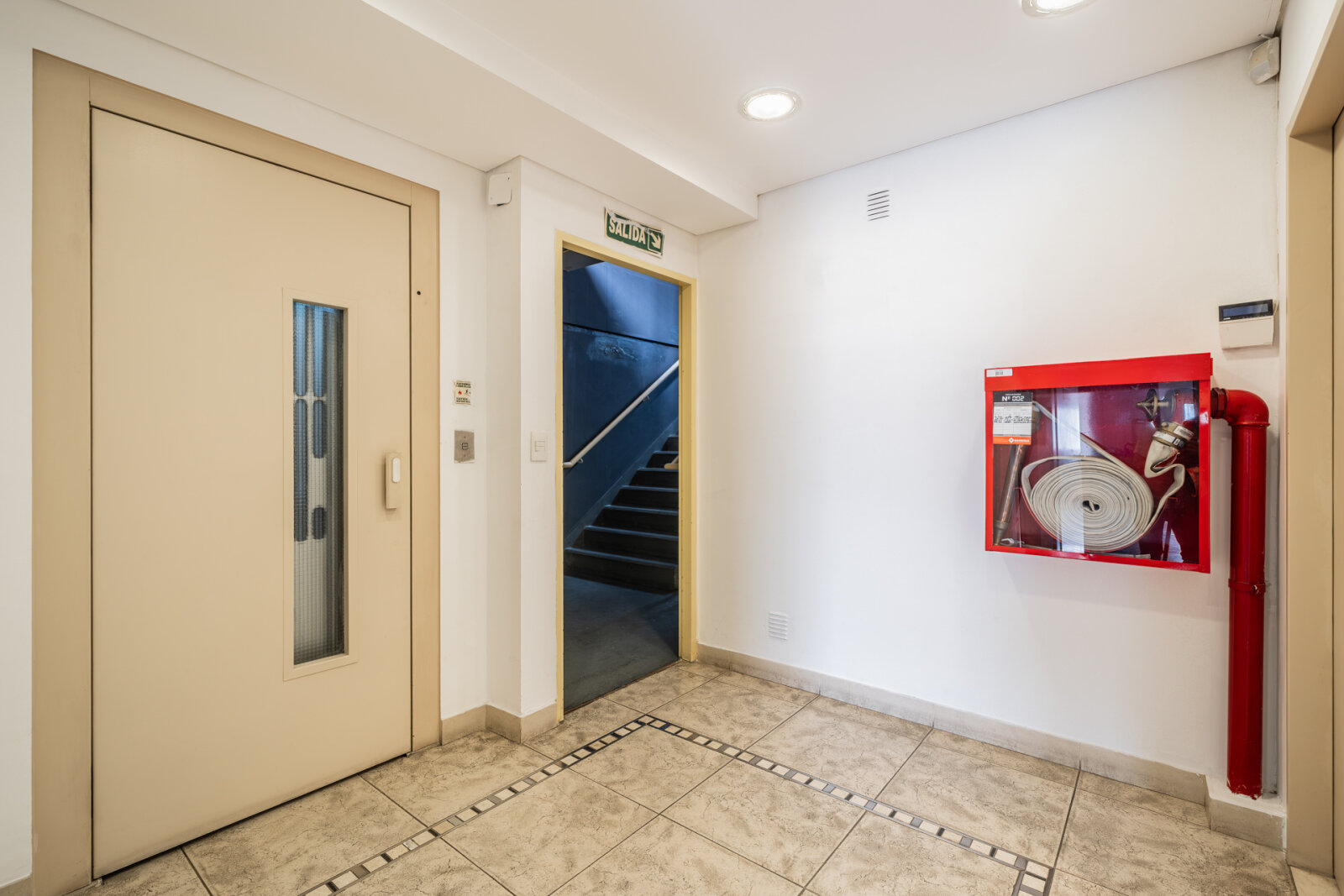 Edificio 20 años- 4 Pisos - Mixtura B3 - V. Ortúzar - 18