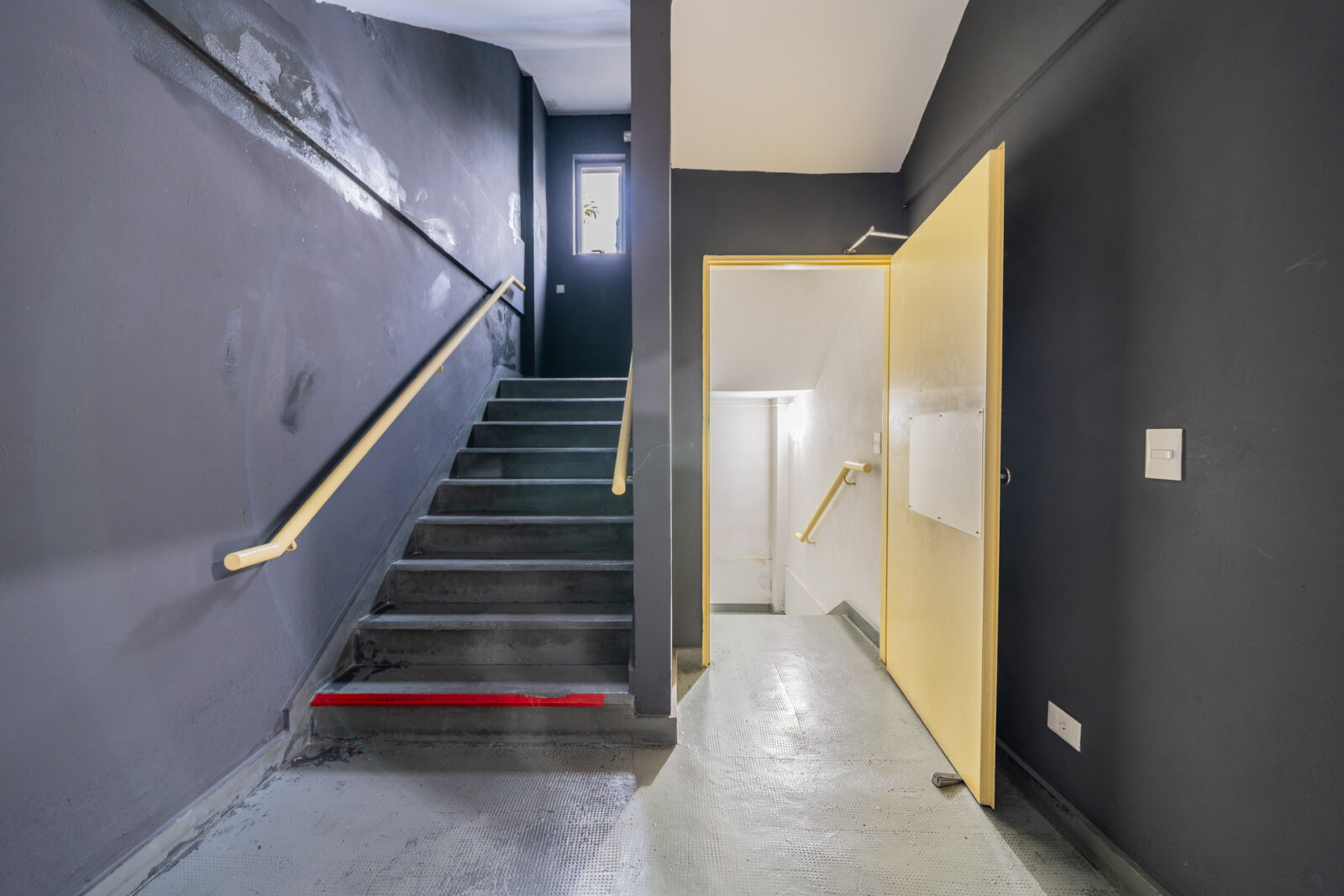 Edificio 20 años- 4 Pisos - Mixtura B3 - V. Ortúzar - 24