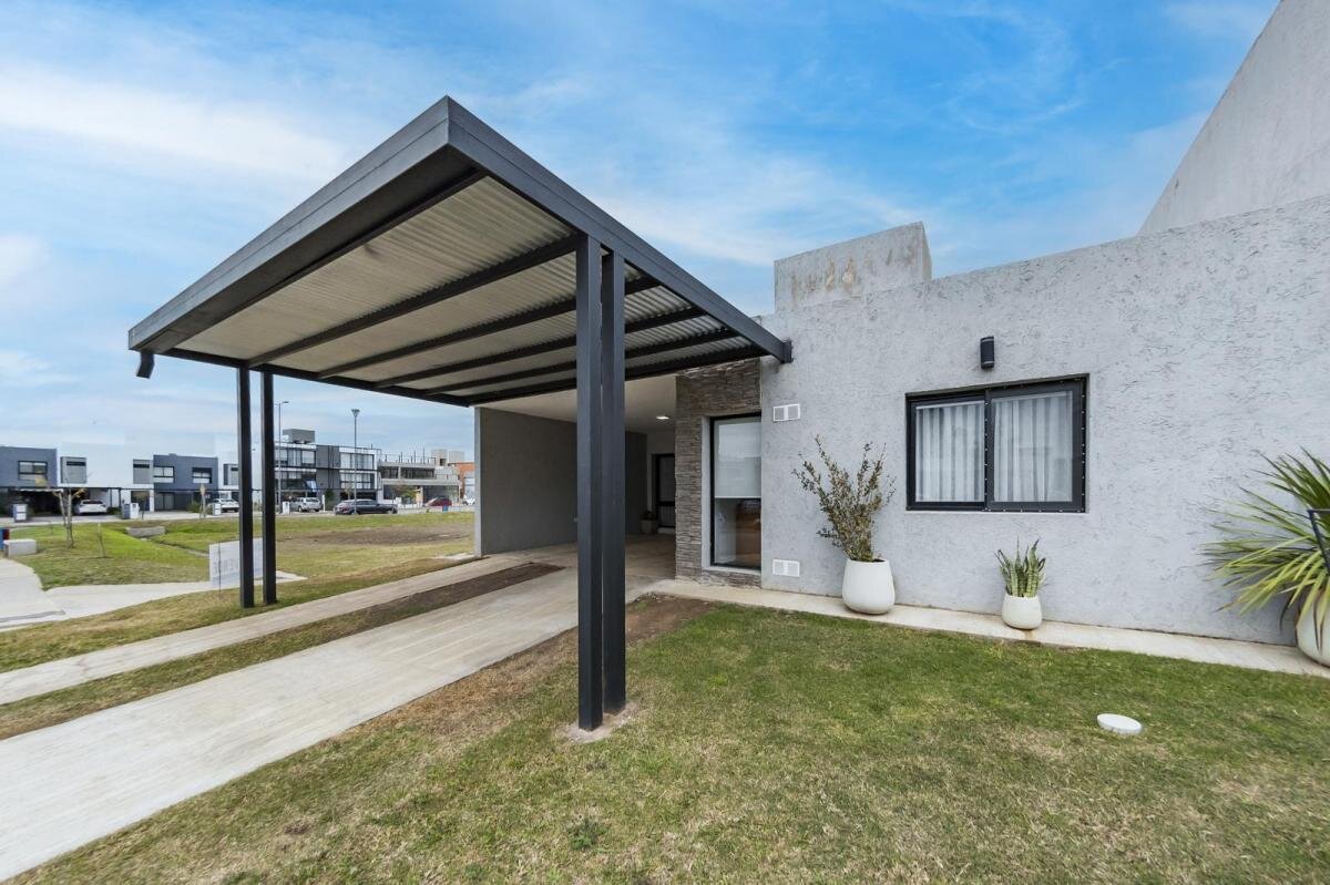 VENTA CASA 2 DORMITORIOS CON PILETA EN DOCTA ETAPA 2 - Imagen 2