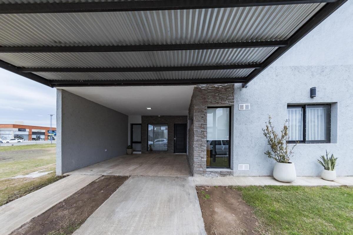 VENTA CASA 2 DORMITORIOS CON PILETA EN DOCTA ETAPA 2 - Imagen 3