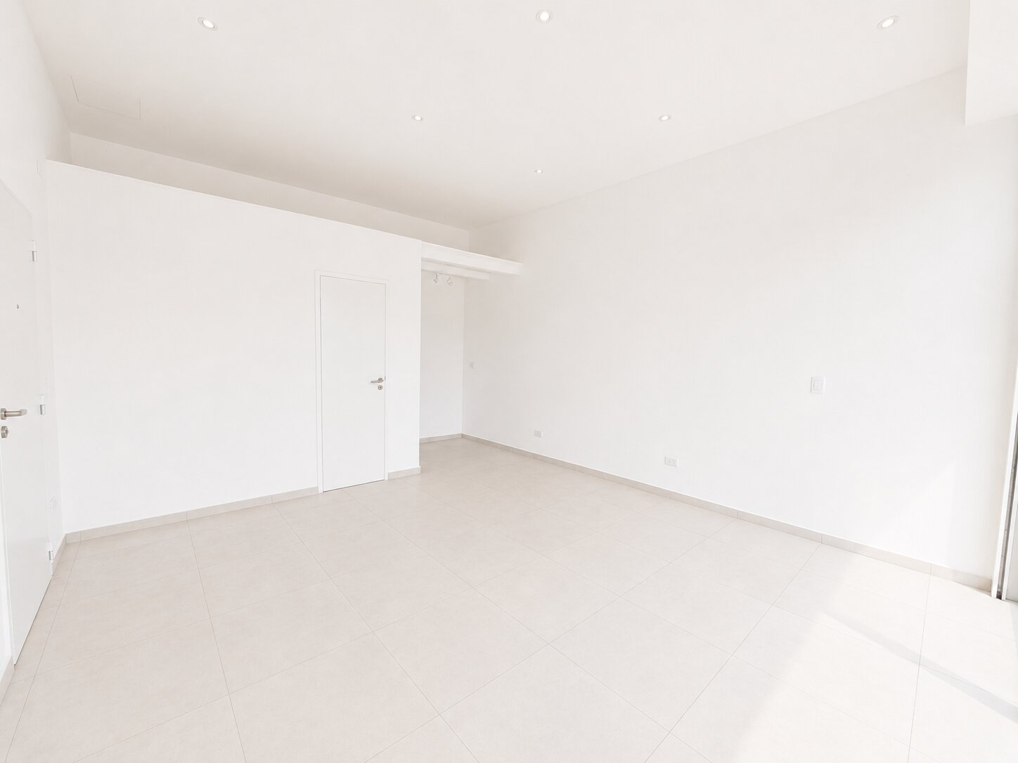 Local en alquiler 28mts. en Strobel 5500 - 3
