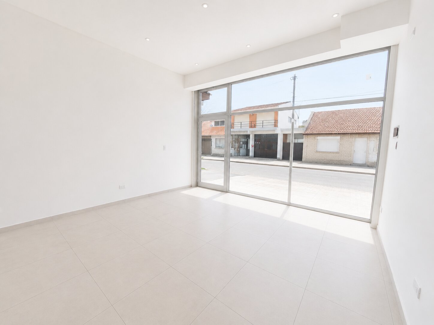 Local en alquiler 28mts. en Strobel 5500 - 4