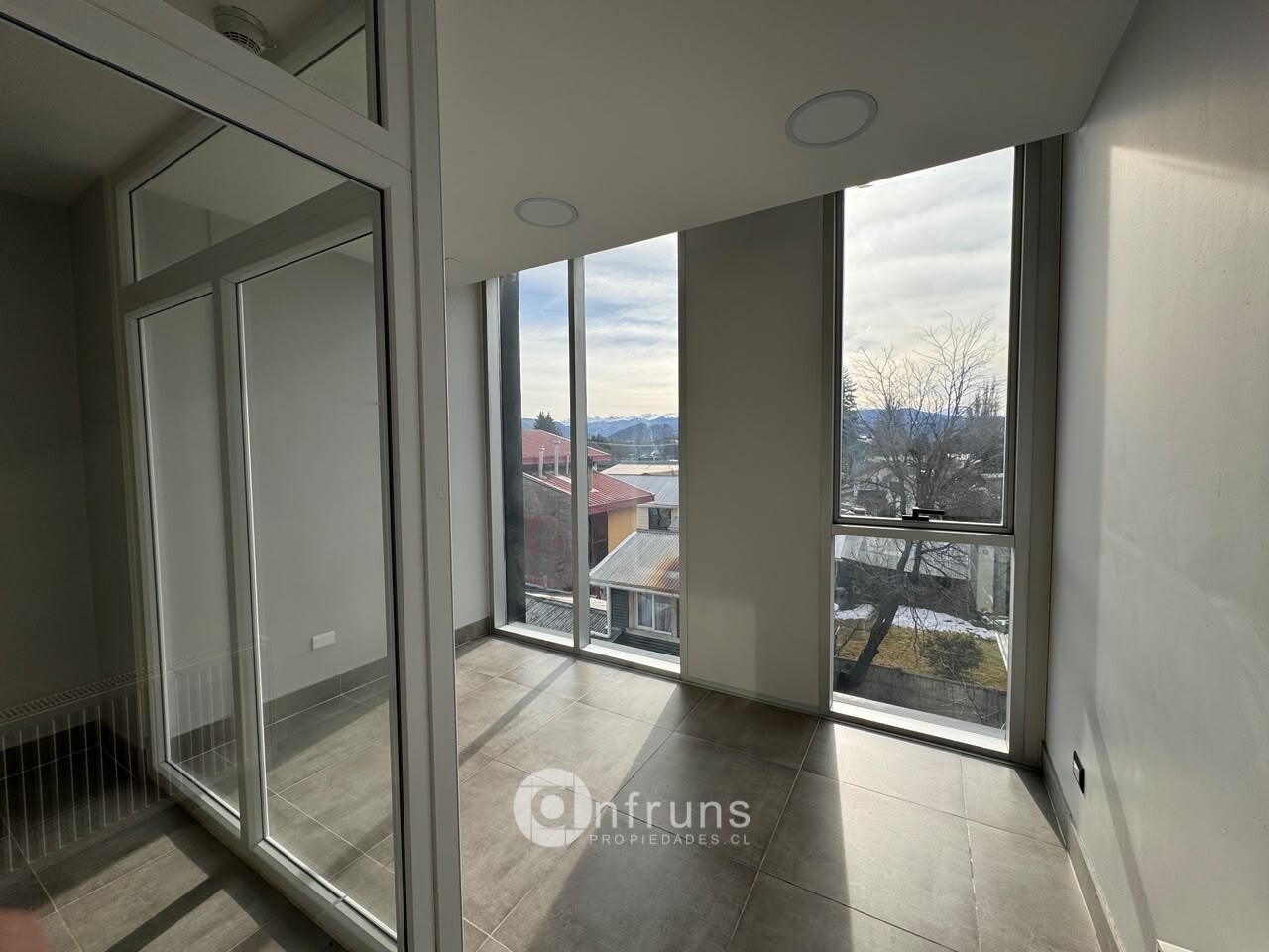 Local Comercial en Venta en Coyhaique | 1 Dormitorio | 1 Baño | 33 m² | UF 22 - 3