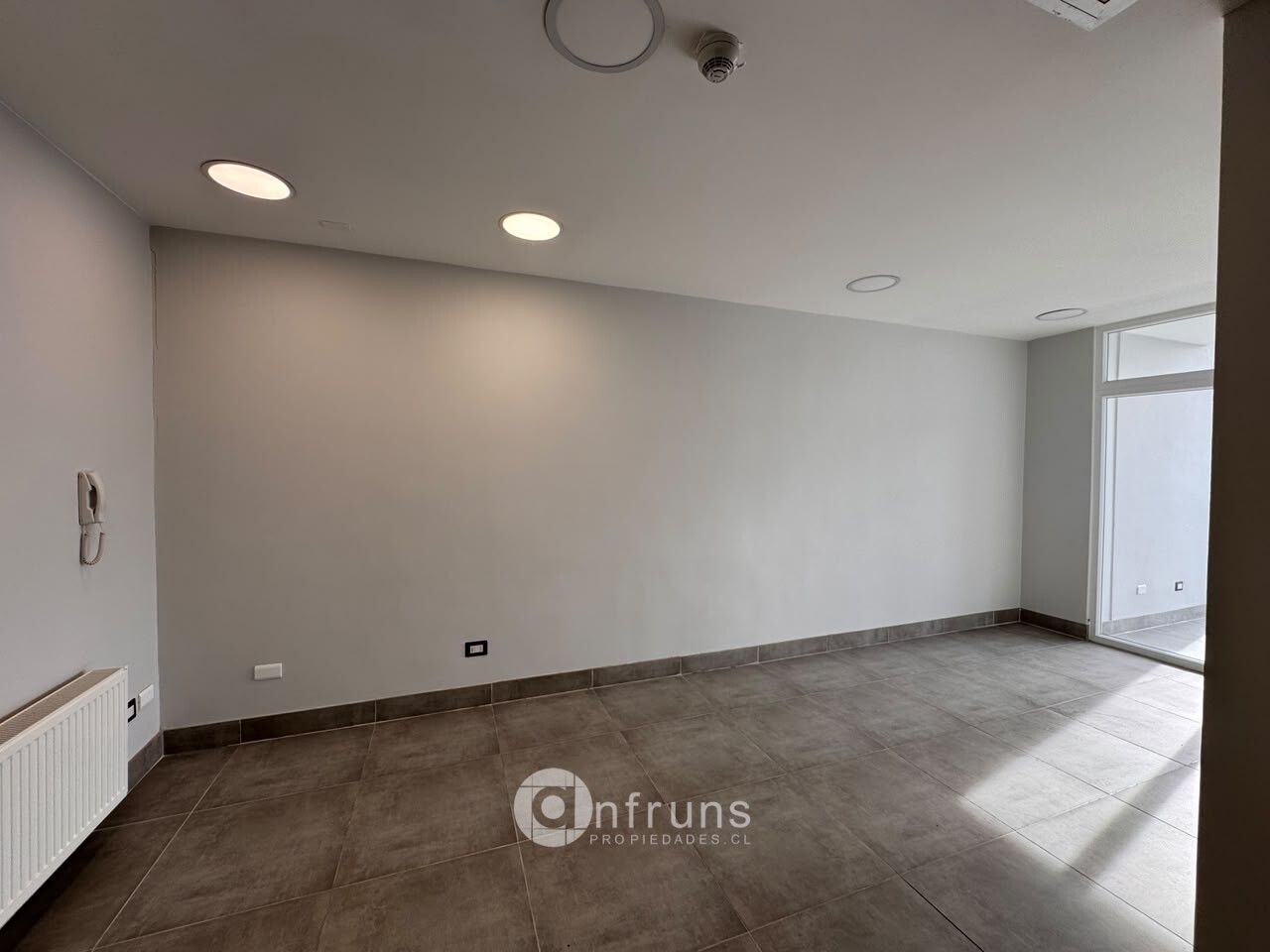 Local Comercial en Venta en Coyhaique | 1 Dormitorio | 1 Baño | 33 m² | UF 22 - 5