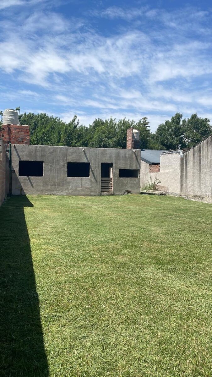 Casa en venta- calle Esquiu 2188-Funes - 9