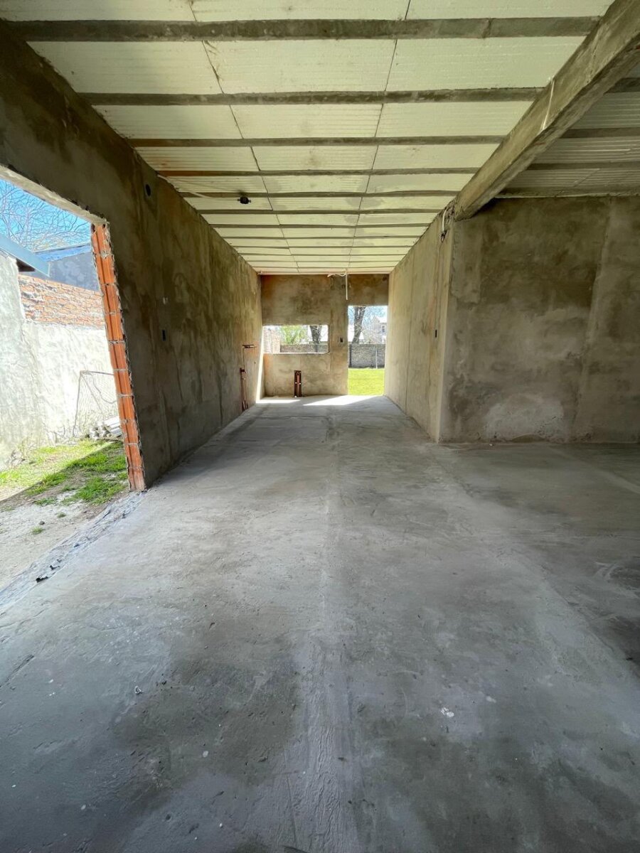 Casa en venta- calle Esquiu 2188-Funes - 13