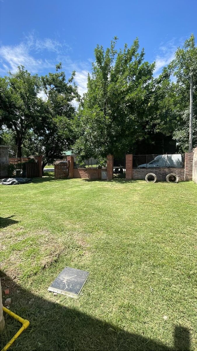 Casa en venta- calle Esquiu 2188-Funes - 2