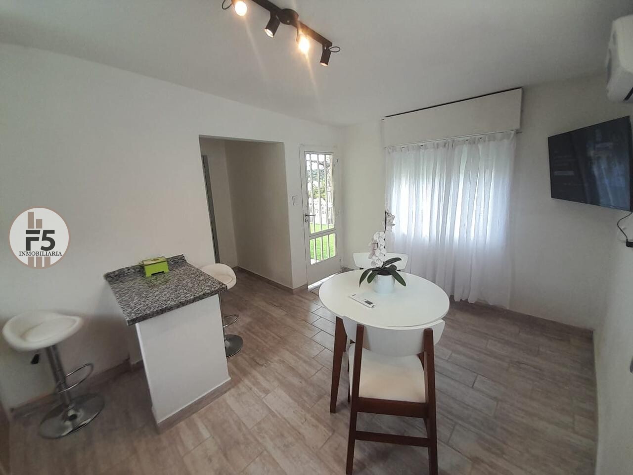 Venta de Casa amoblada en el centro de Rio Ceballos - Imagen 24