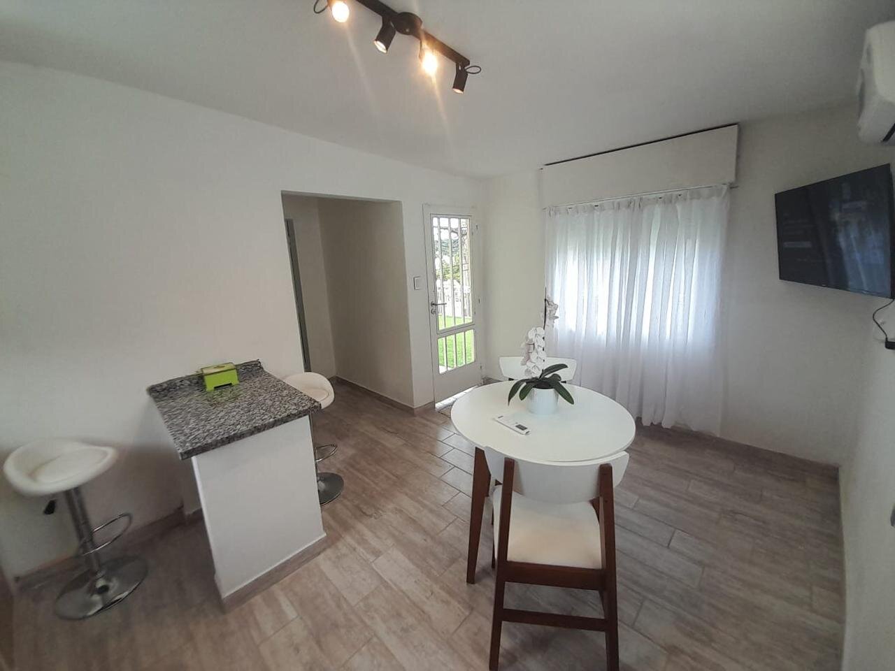 Venta de Casa amoblada en el centro de Rio Ceballos - 23
