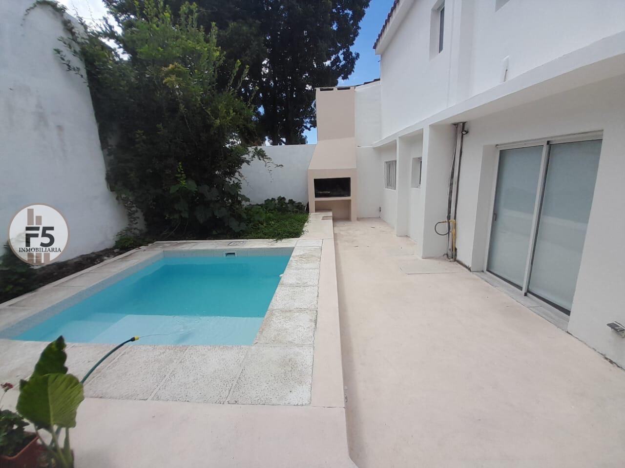 Venta de Casa amoblada en el centro de Rio Ceballos - Imagen 20