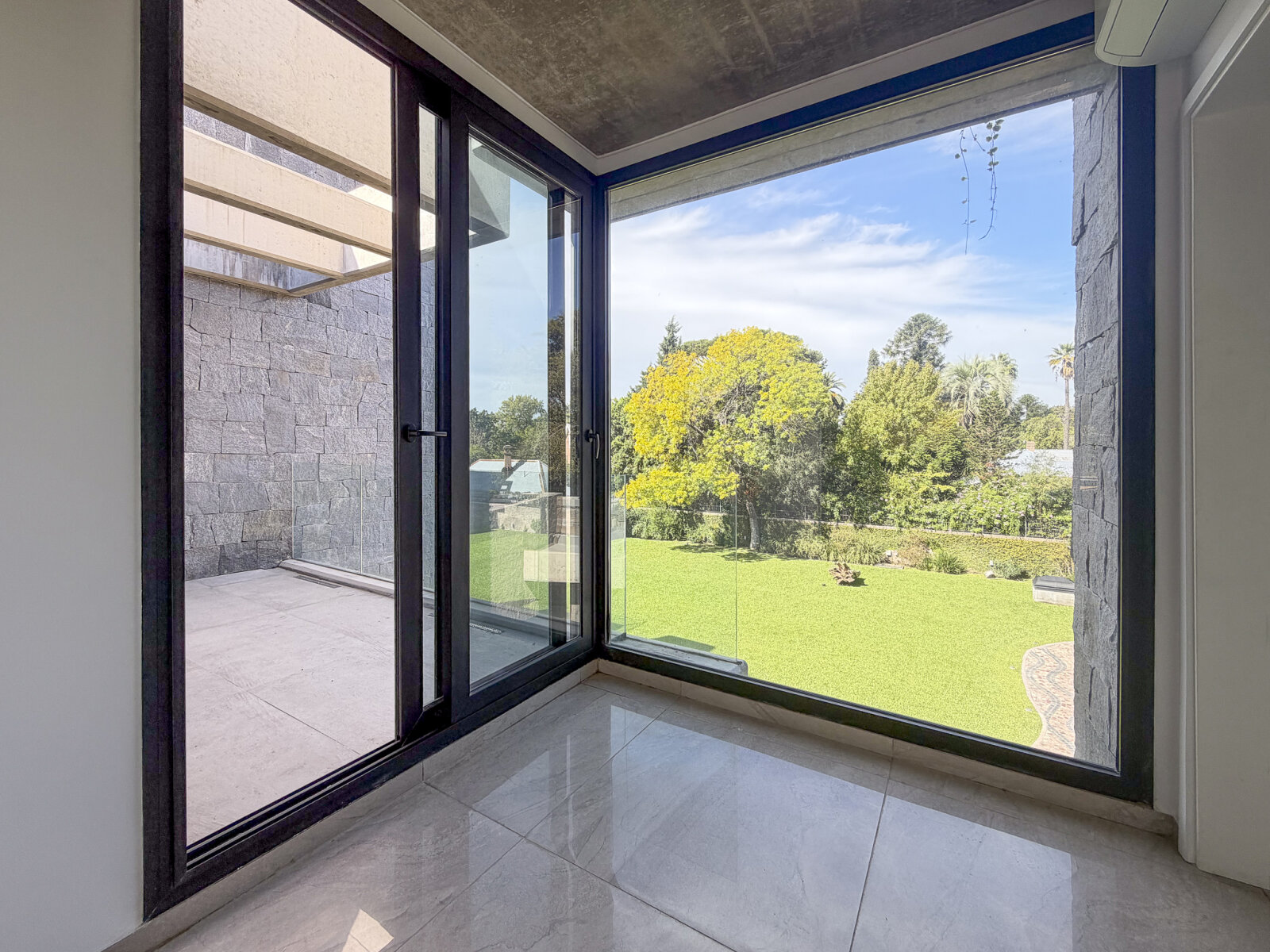 Fisherton Park- ALQUILER Departamento de 2 dormitorios con terraza de uso exclusivo y cochera - 14