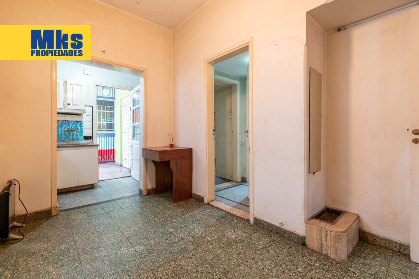 Venta. Casa Lote propio. 3 ambientes. Terraza, galpon y cochera. Valentin Alsina. - 24
