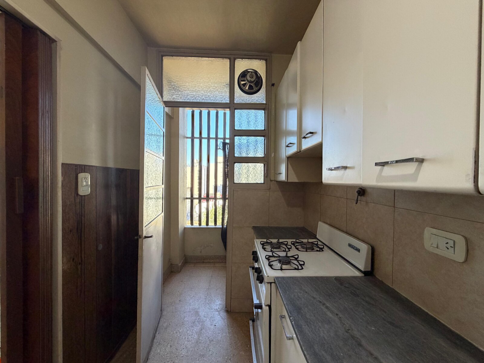 Departamento de 2 ambientes con balcón - 12