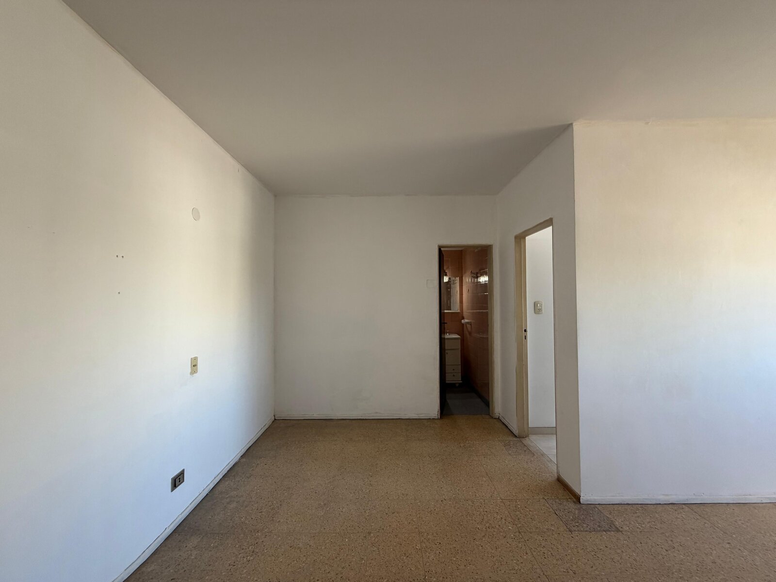 Departamento de 2 ambientes con balcón - 16