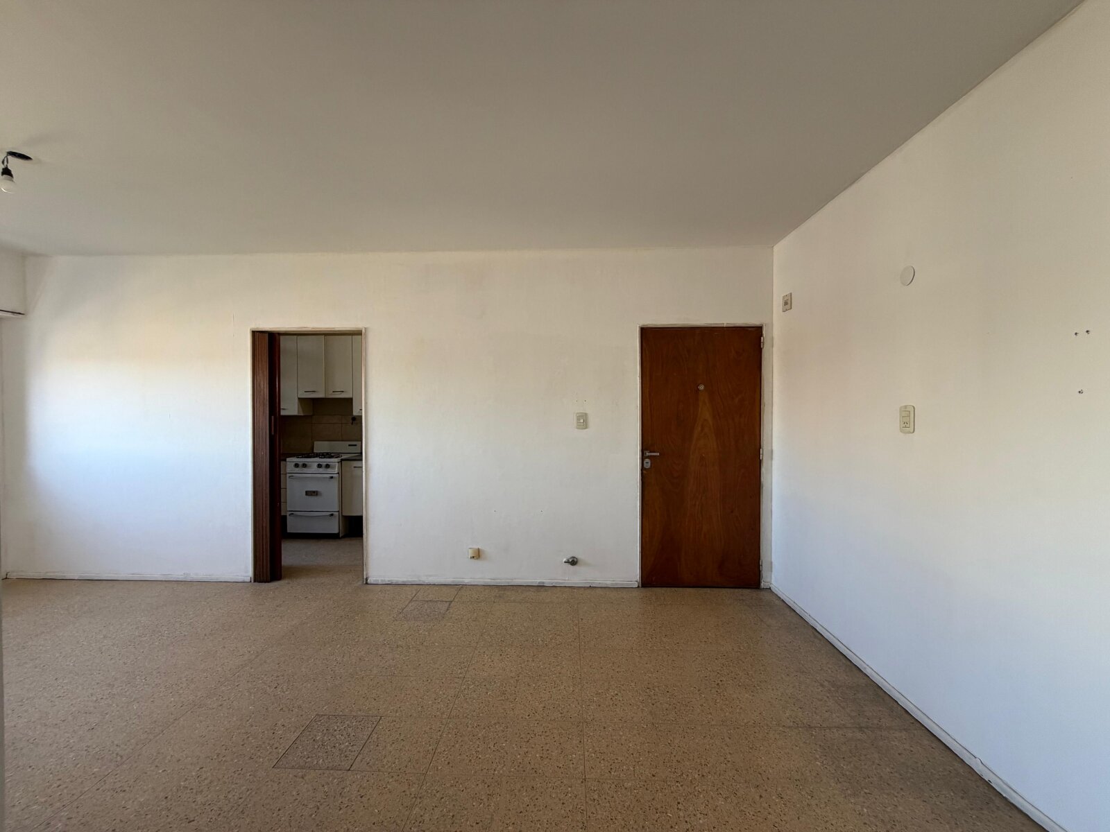 Departamento de 2 ambientes con balcón - 13