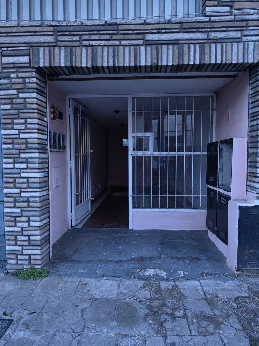 OPORTUNIDAD COMERCIAL! Local en alquiler a solo una cuadra de la Rotonda de San Justo. - 1