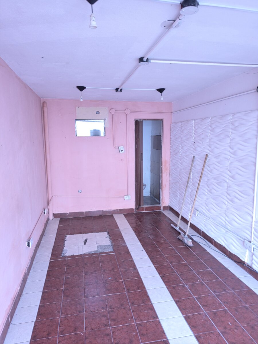 OPORTUNIDAD COMERCIAL! Local en alquiler a solo una cuadra de la Rotonda de San Justo. - 6
