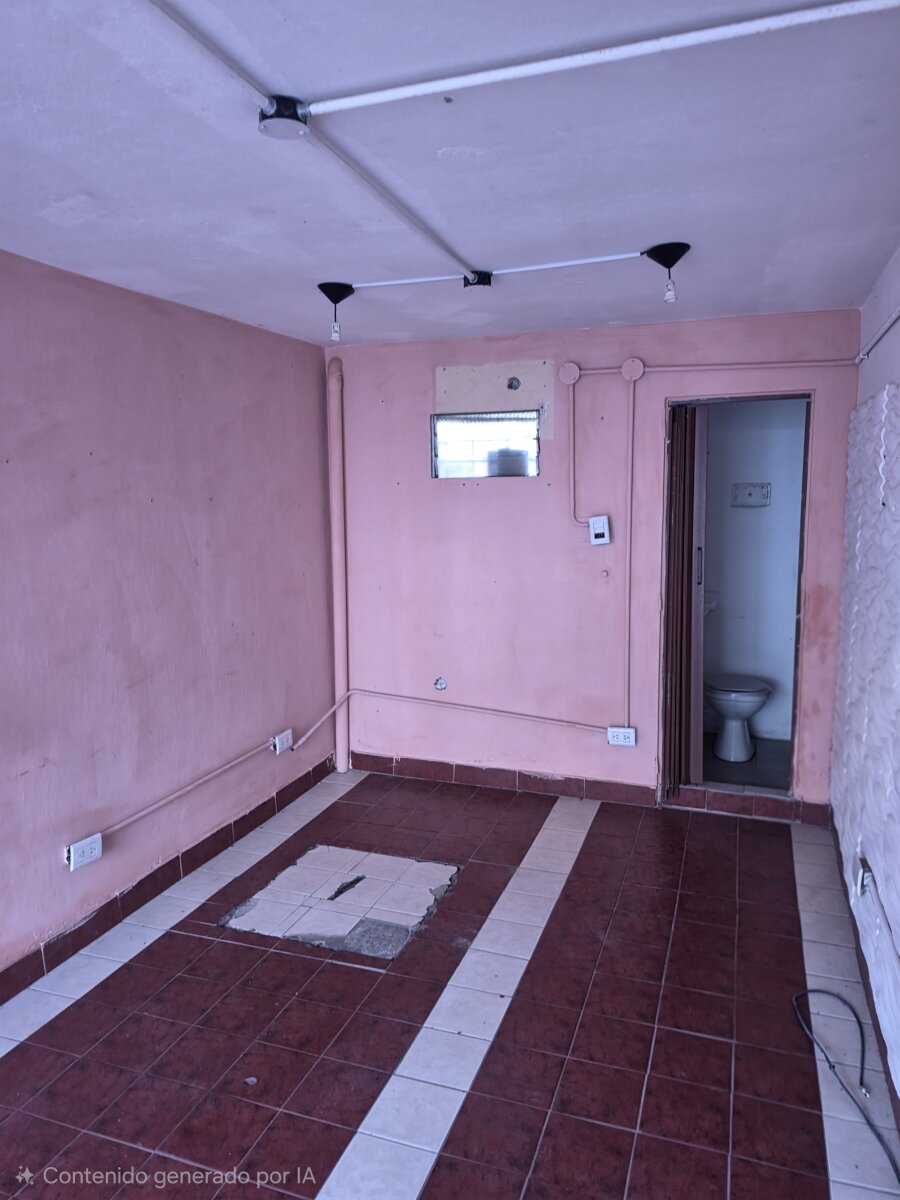 OPORTUNIDAD COMERCIAL! Local en alquiler a solo una cuadra de la Rotonda de San Justo. - 4