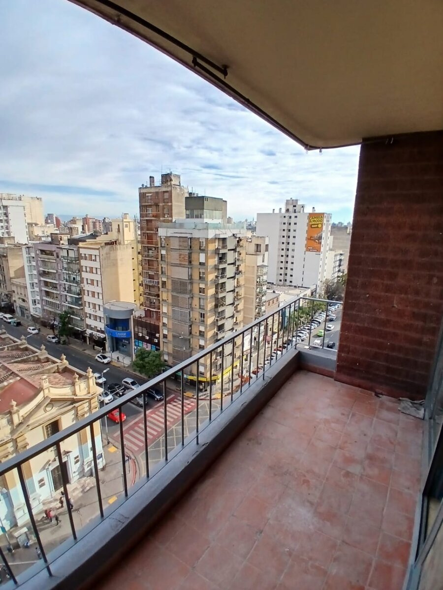 ¡VIVÍ EL CENTRO  CON OTRA VISTA! DEPARTAMENTO AMPLIO Y LUMINOSO - Imagen 12