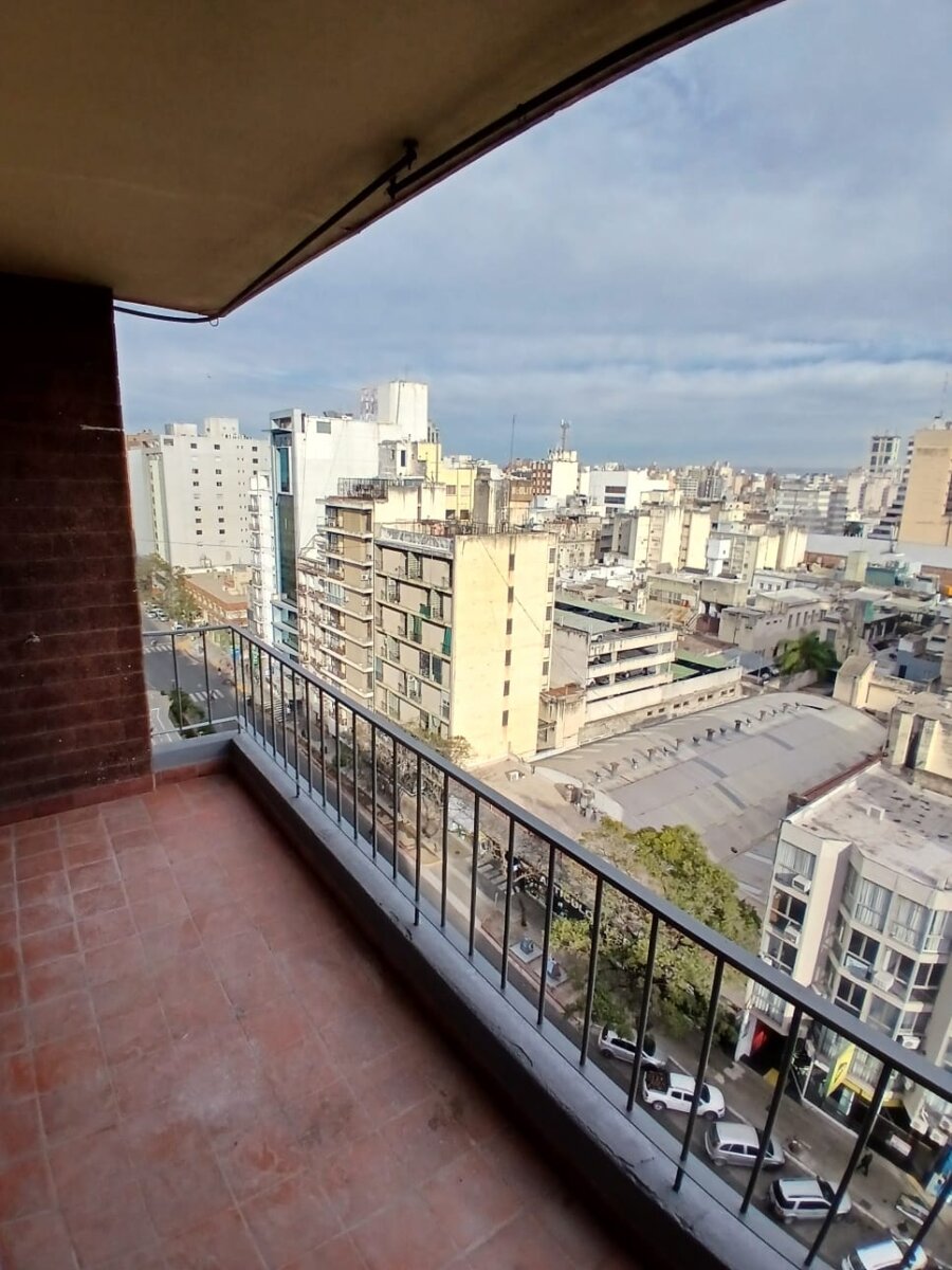 ¡VIVÍ EL CENTRO  CON OTRA VISTA! DEPARTAMENTO AMPLIO Y LUMINOSO - Imagen 11