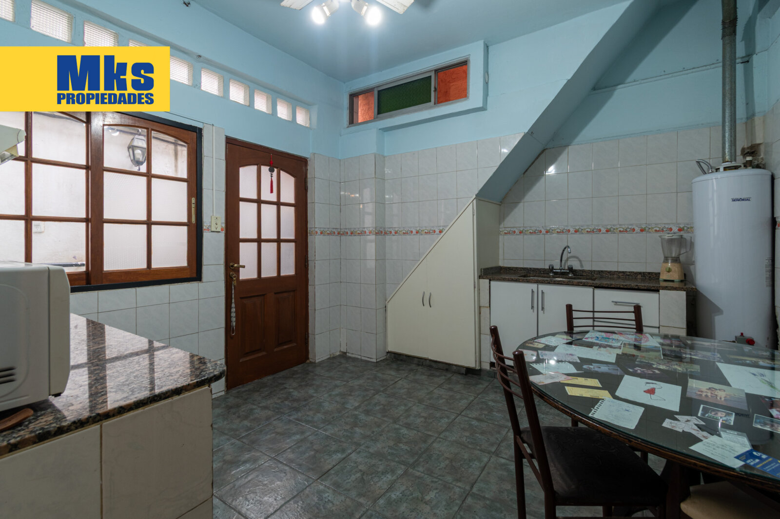 Venta. Ph 8 ambientes. 2 plantas. Quincho, patio y terraza. - 32