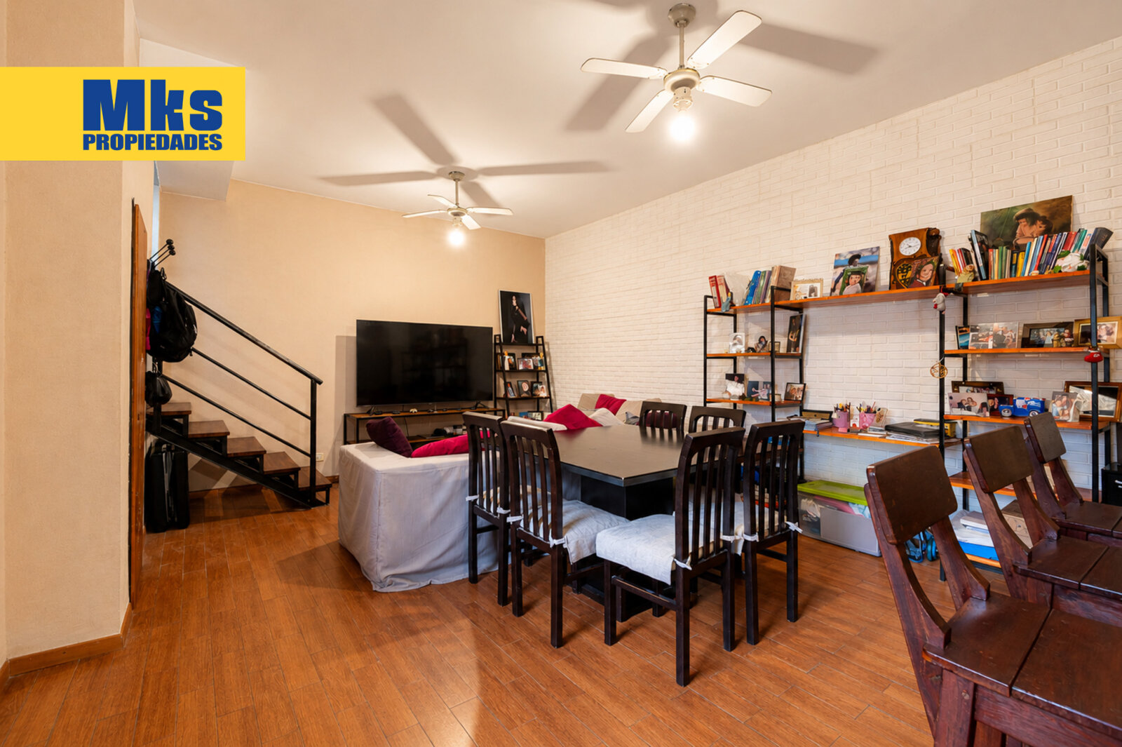 Venta. Ph 8 ambientes. 2 plantas. Quincho, patio y terraza. - 3