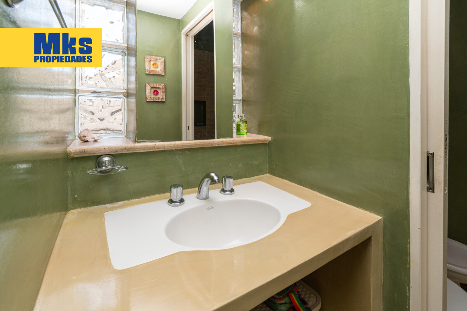 Venta. Ph 8 ambientes. 2 plantas. Quincho, patio y terraza. - 6