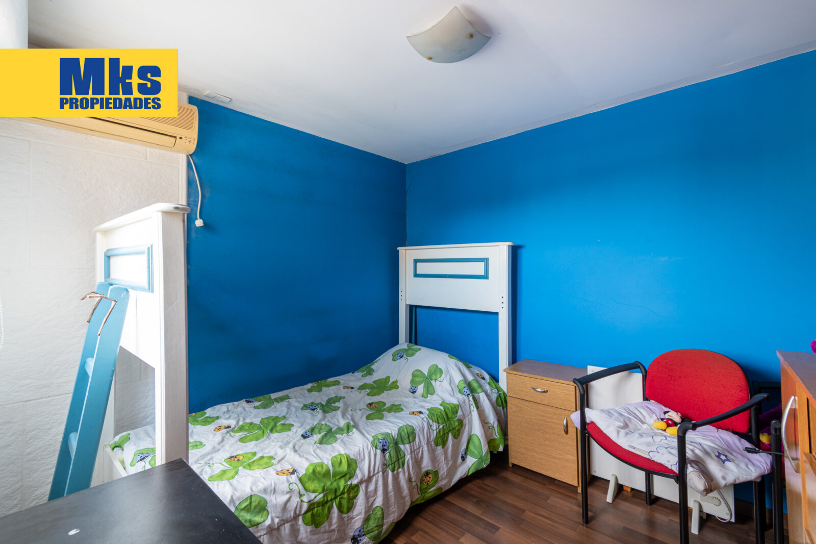 Venta. Ph 8 ambientes. 2 plantas. Quincho, patio y terraza. - 12