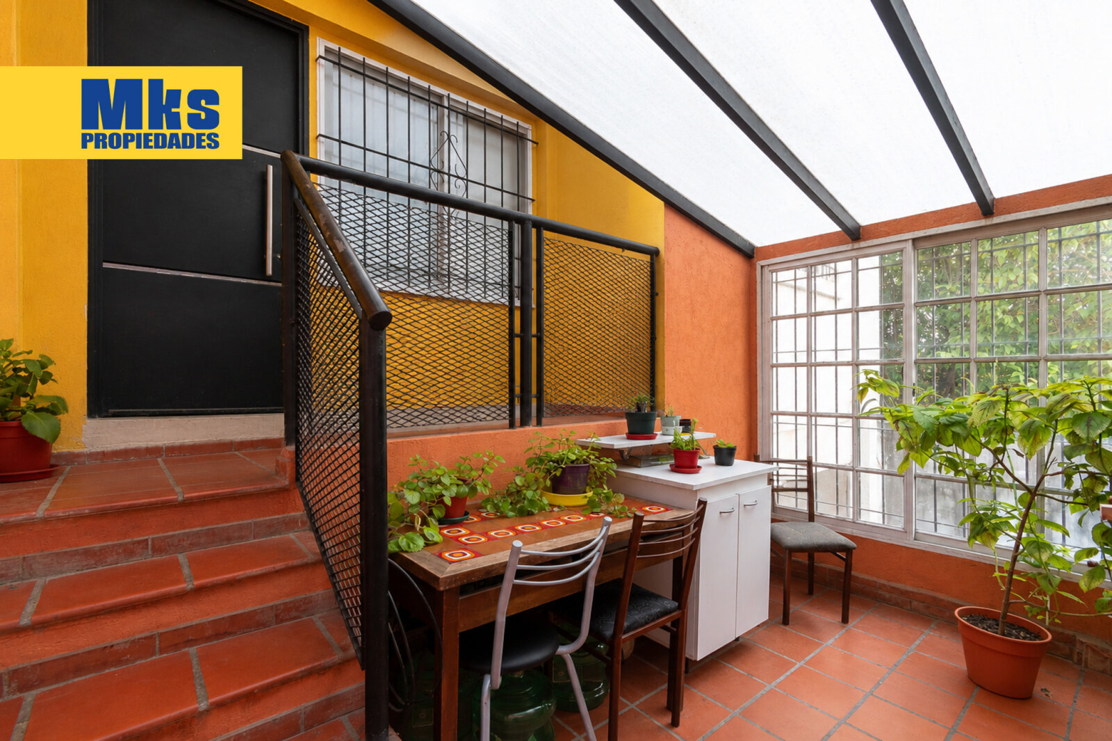 Venta. Ph 8 ambientes. 2 plantas. Quincho, patio y terraza. - 25