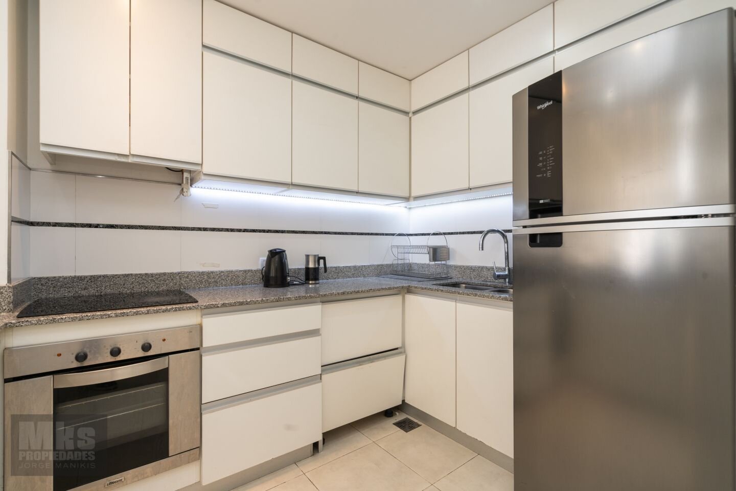 Depto 3 ambientes en venta con Pileta, SUM, seguridad 24hs. M de Oca y M Garcia - 1