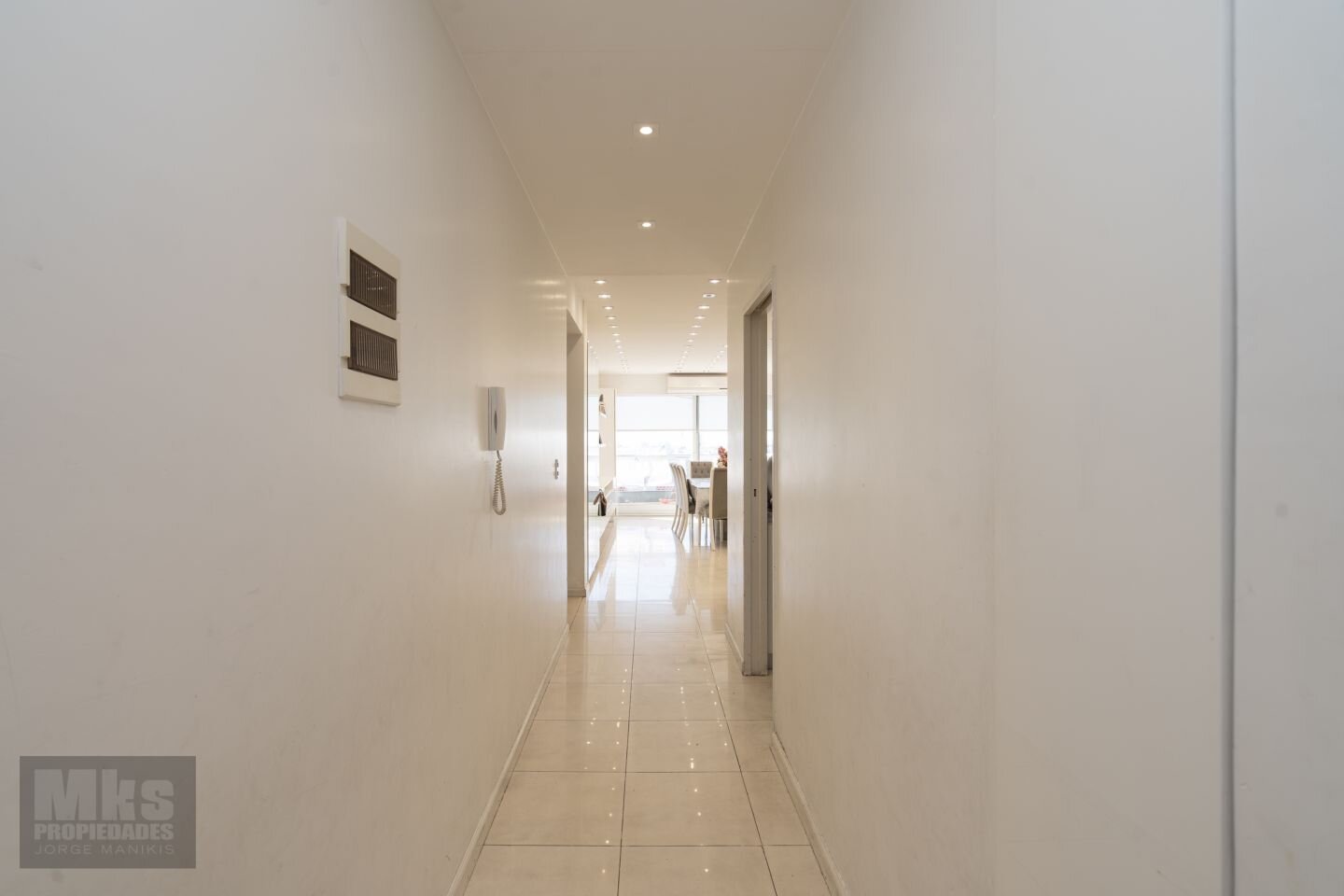 Depto 3 ambientes en venta con Pileta, SUM, seguridad 24hs. M de Oca y M Garcia - 24