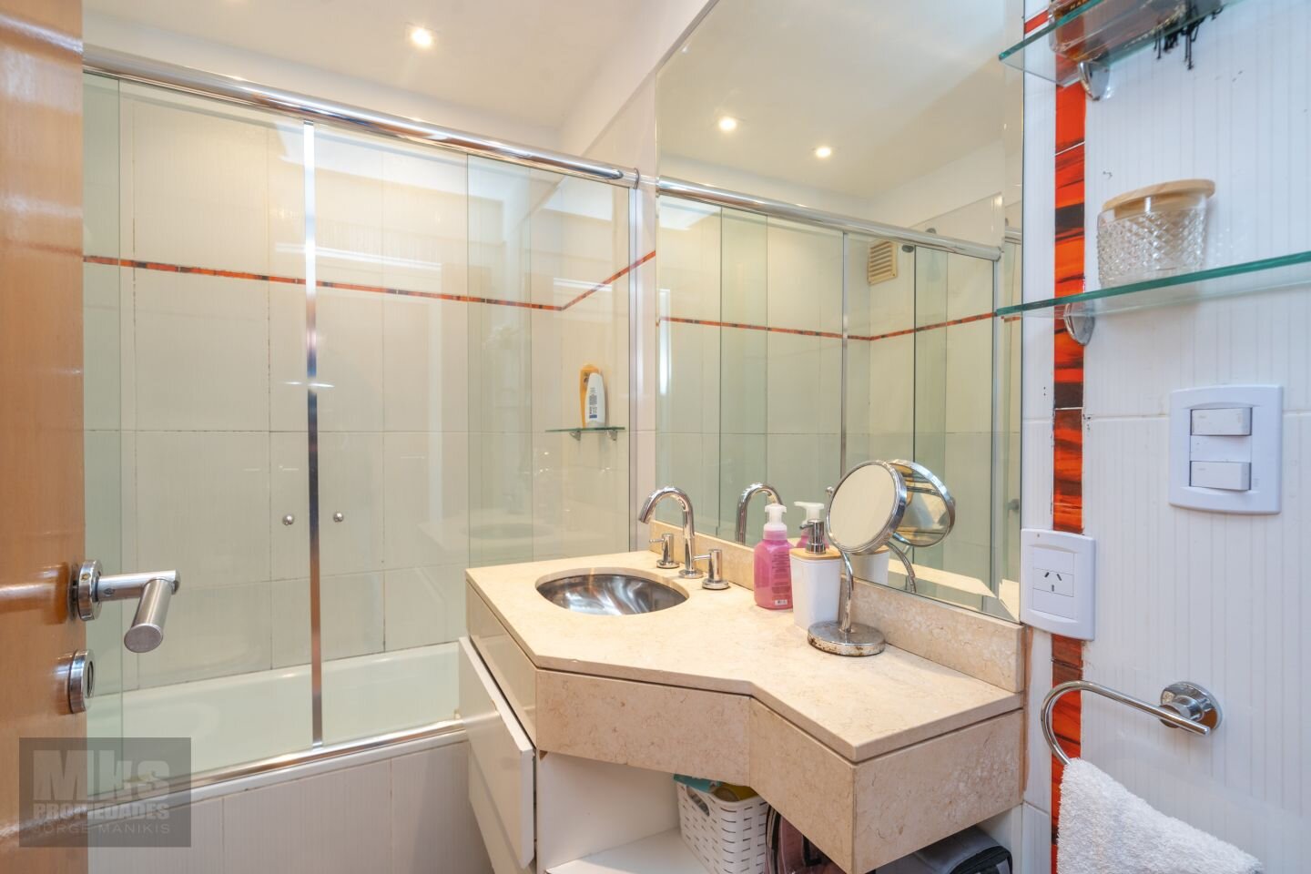 Depto 3 ambientes en venta con Pileta, SUM, seguridad 24hs. M de Oca y M Garcia - 10