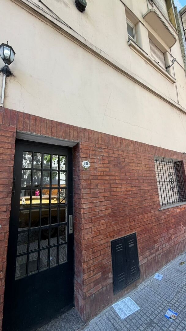 ¡DescubrÃ­ un amplio 2 ambientes con patio y entrada independiente! - 3