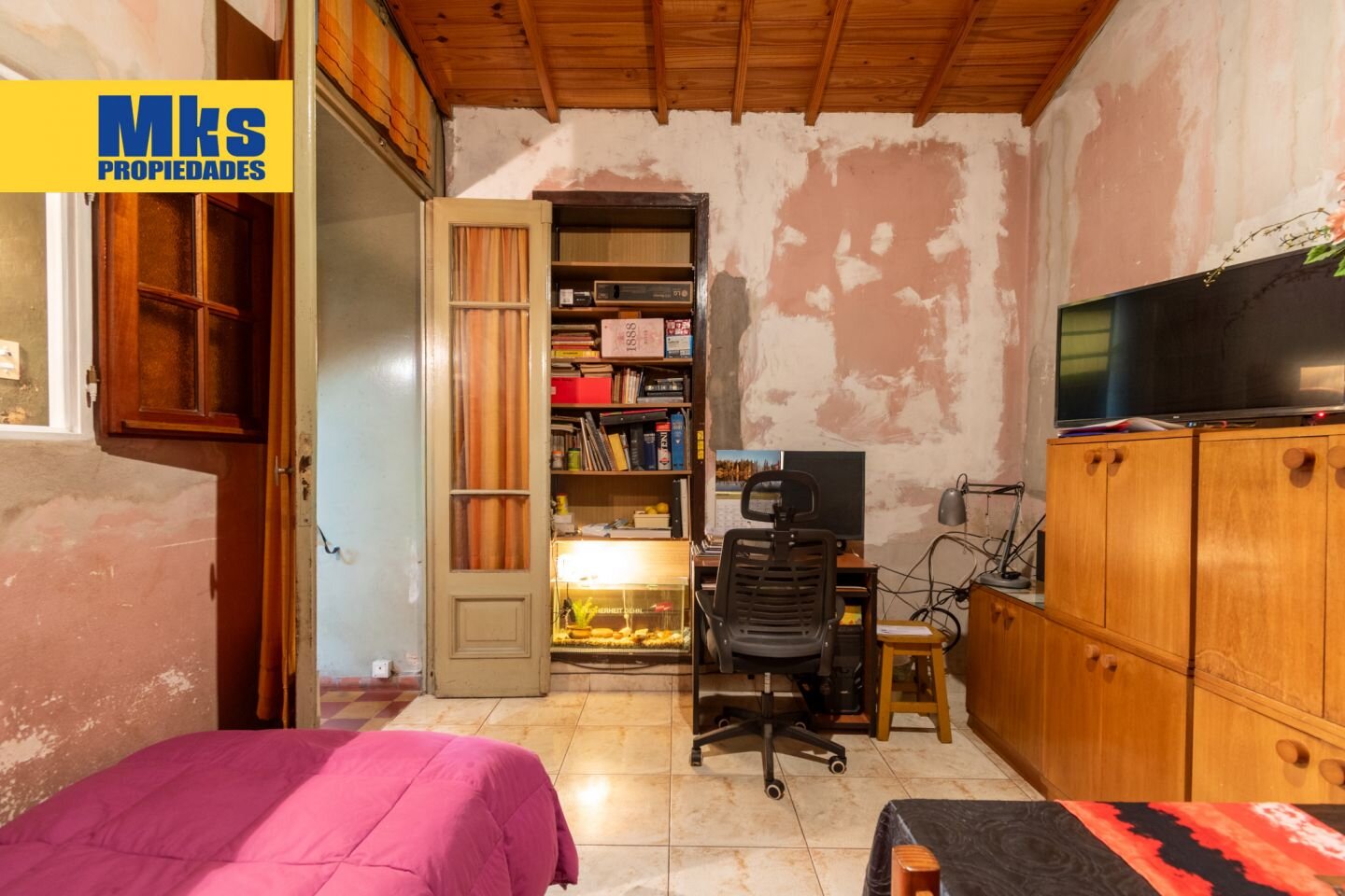 Venta en Block. 3 PH +local. Ideal para desarrollo sobre Avenida. - 32