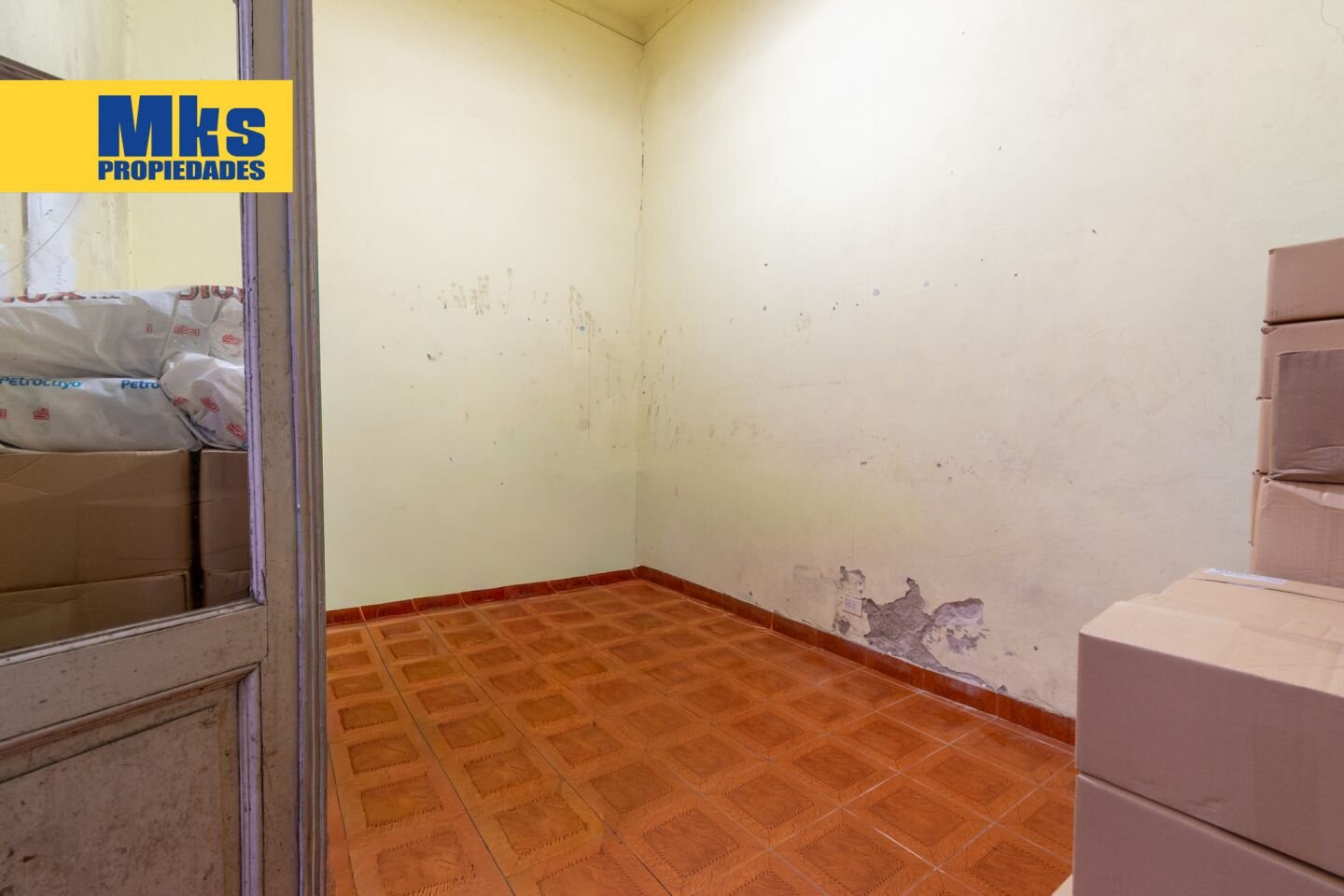 Venta en Block. 3 PH +local. Ideal para desarrollo sobre Avenida. - 13