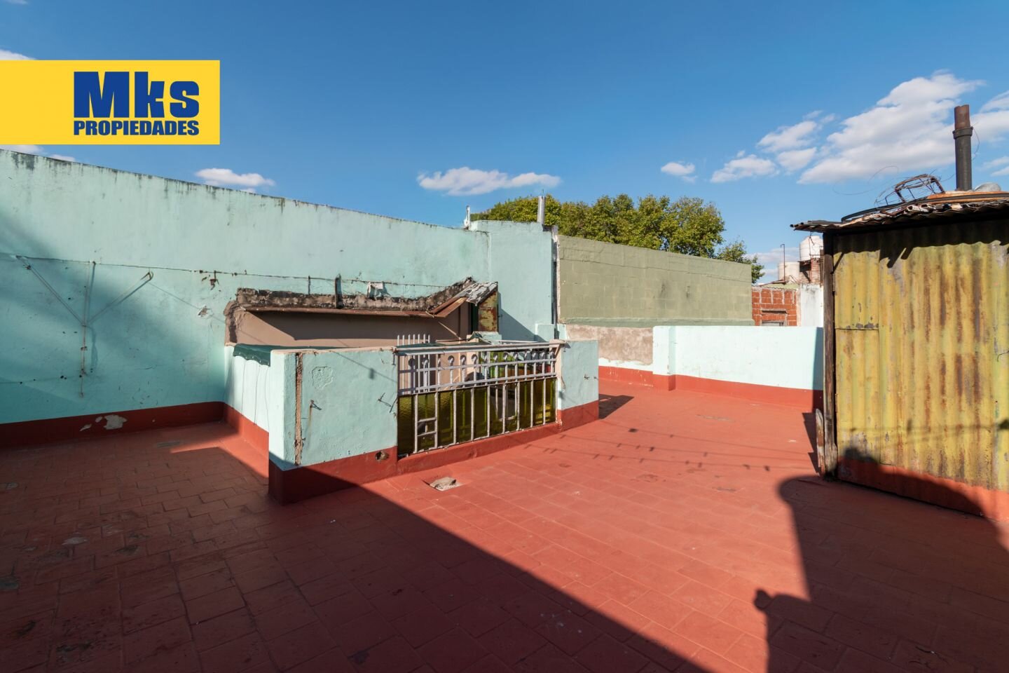 Venta en Block. 3 PH +local. Ideal para desarrollo sobre Avenida. - 35