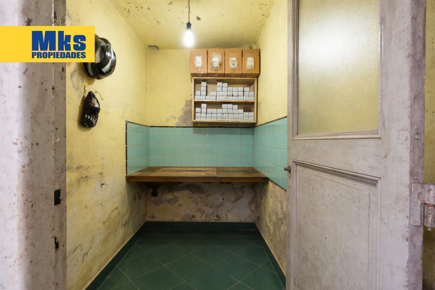 Venta en Block. 3 PH +local. Ideal para desarrollo sobre Avenida. - 34