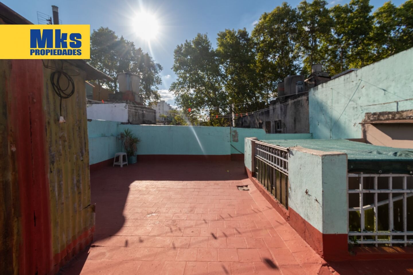 Venta en Block. 3 PH +local. Ideal para desarrollo sobre Avenida. - 37