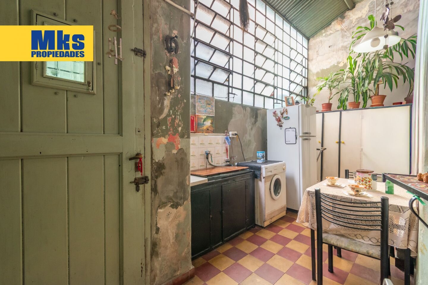 Venta en Block. 3 PH +local. Ideal para desarrollo sobre Avenida. - 17
