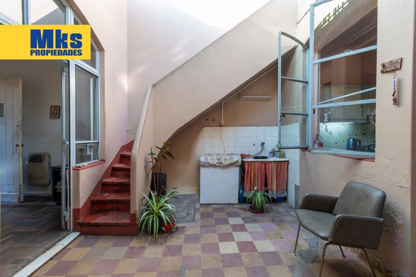 Venta en Block. 3 PH +local. Ideal para desarrollo sobre Avenida. - 41