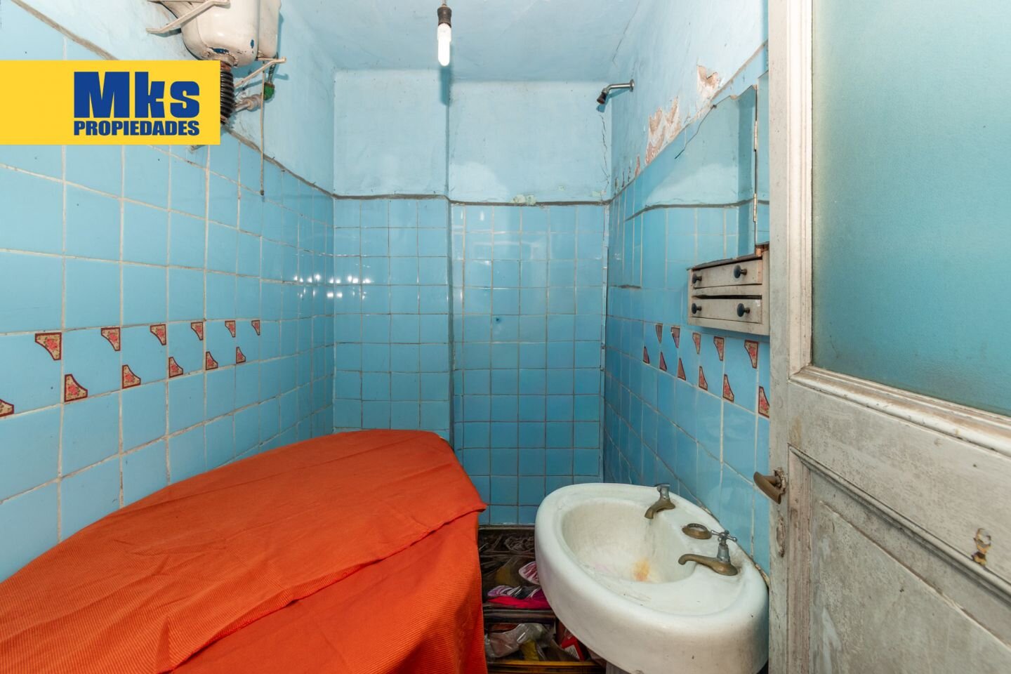 Venta en Block. 3 PH +local. Ideal para desarrollo sobre Avenida. - 24