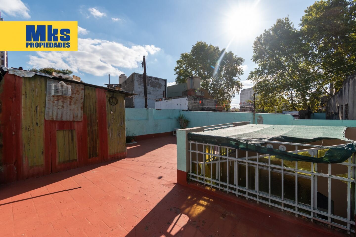 Venta en Block. 3 PH +local. Ideal para desarrollo sobre Avenida. - 36