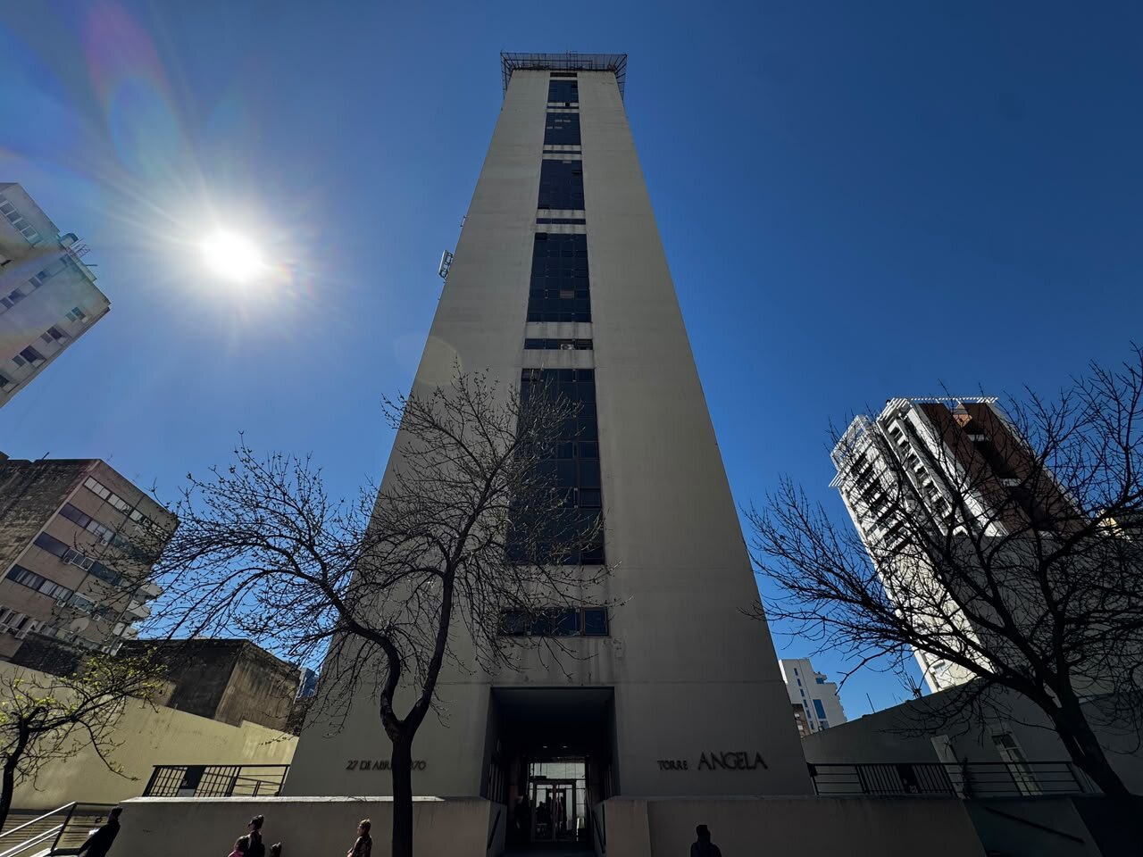 VENTA DEPTO REFACCIONADO 2 DORM CON COCHERA (opcional) EN EL CENTRO - Imagen 29