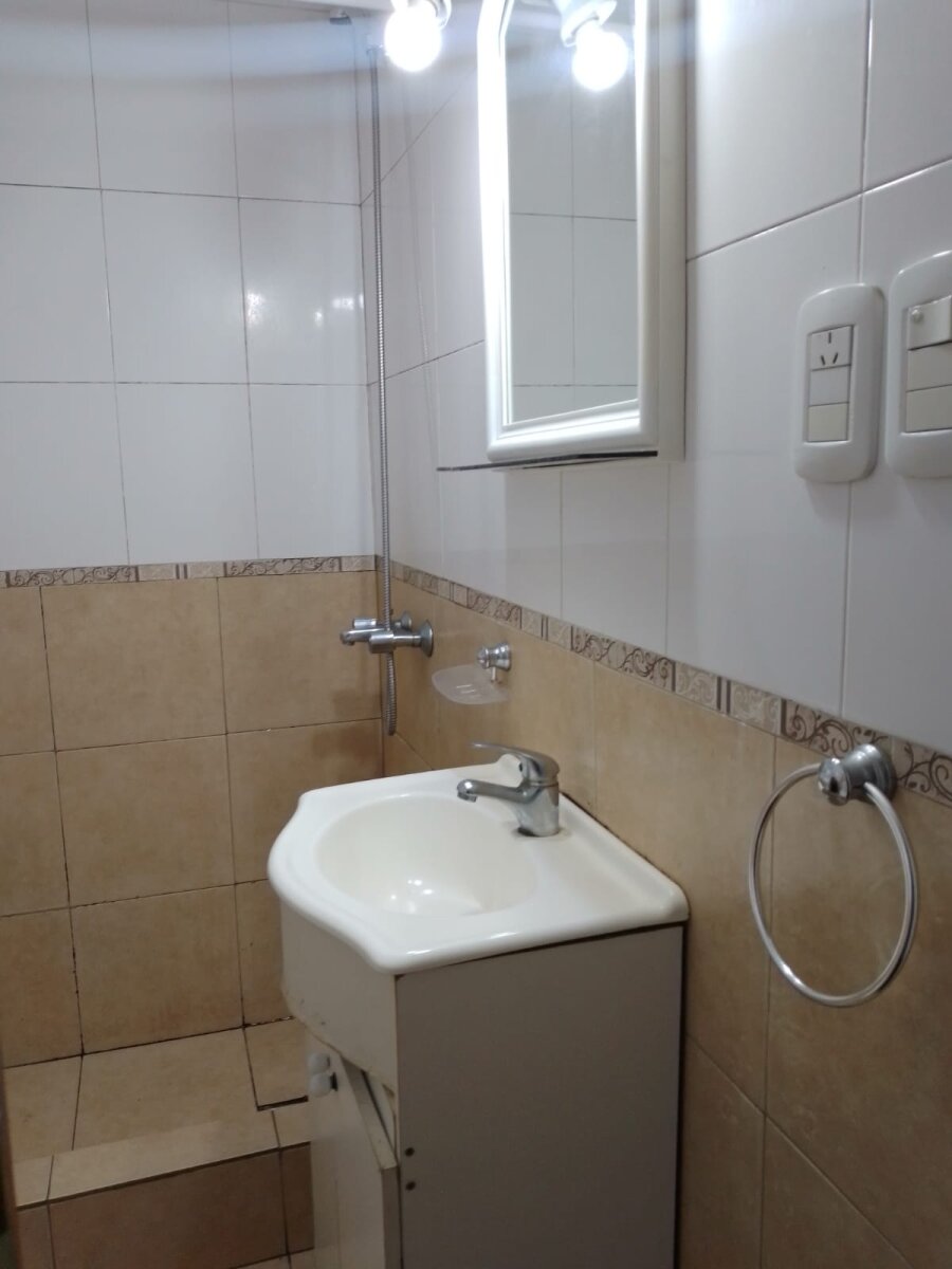 Alquiler Departamento 2 ambientes con balcón en Moron Sur — foto 11