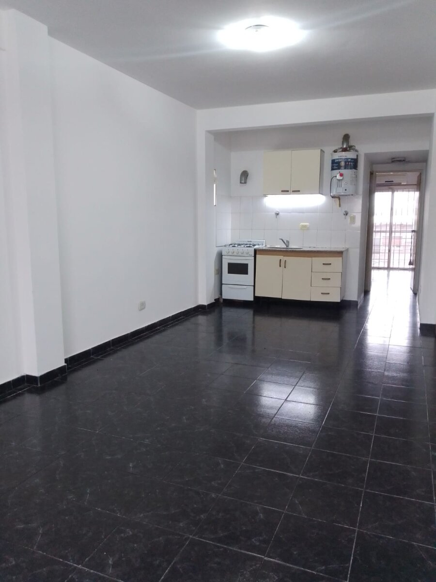 Alquiler Departamento 2 ambientes con balcón en Moron Sur — foto 5